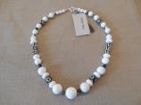 Collana in Corallo bianco e Agata Tibetana